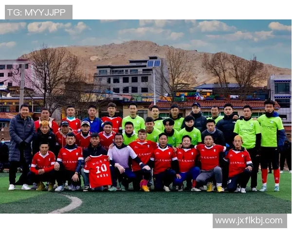 足球巨星齐贺龙年送祝福展现团结与希望的美好愿景